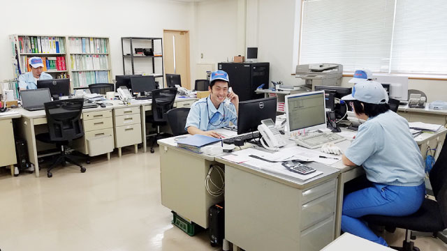 株式会社アイセイテック今治工場の社員の様子