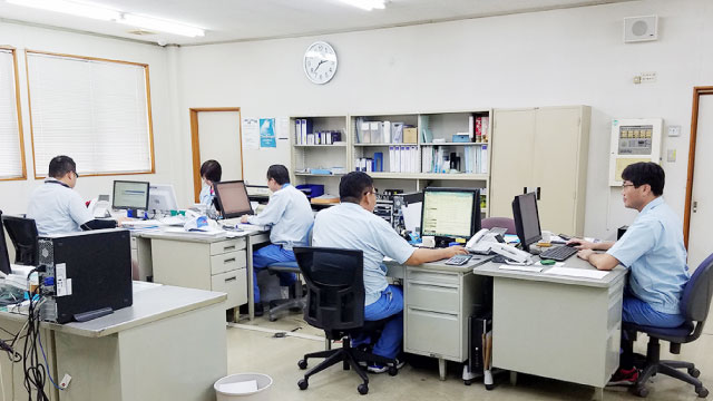 株式会社アイセイテック四国工場の社員の様子